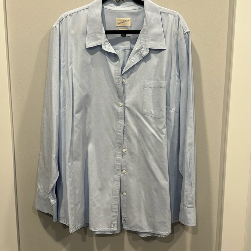 Universal Thread Button Down